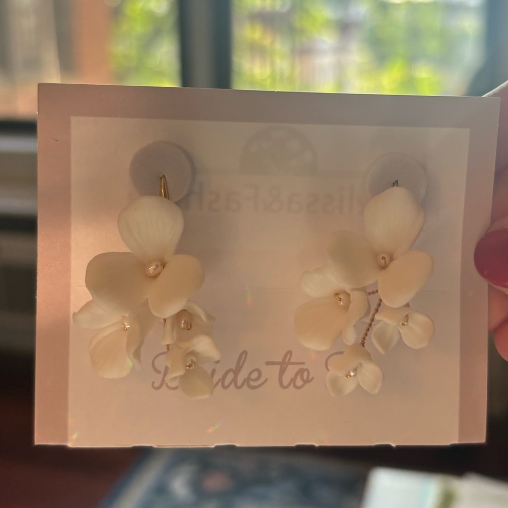 Elegant Cream Floral Earrings